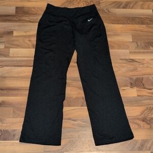 Nike Women's Black Relaxed Fit Pants